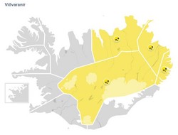 Kortið sýnir á hvaða landsvæðum viðvaranir eru í gildi kl 15 föstudaginn 21. september