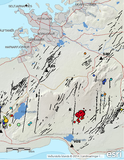 Skjálftarnir eru á flekaskilum sem liggja austur eftir Reykjanesskaganum. þar sem skjálftar geta orðið um og yfir sex að stærð.