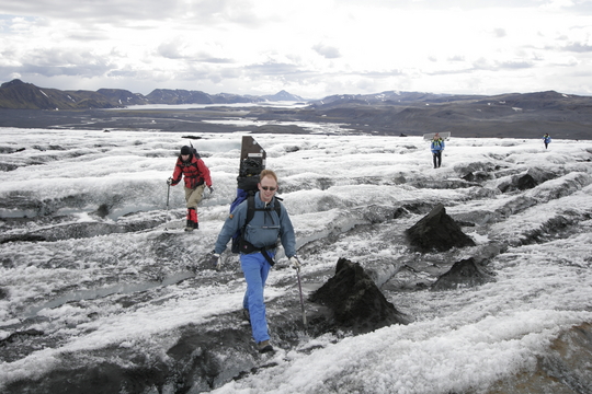 Gengið yfir jökulinn