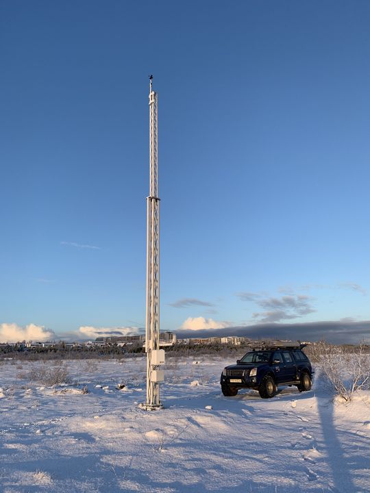 Veðurstöðin Víðidalur, í bakgrunni er Fella- og Hólahverfi, 15. janúar 2019