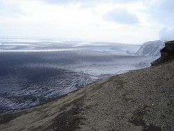 hálendi - ís - aska - lægð - lítið vatnsrennsli