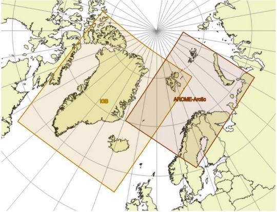 Endurgreiningin nær yfir tvö svæði. Vestur svæði (merkt „IGB“) og austursvæði (merkt „AROME-Arctic”). Annað svæðið sem er keyrt er sama svæðið sem við notum til að keyra spár á ofurtölvum í kjallara Veðurstofunnar í samstarfi við Dönsku veðurstofuna.